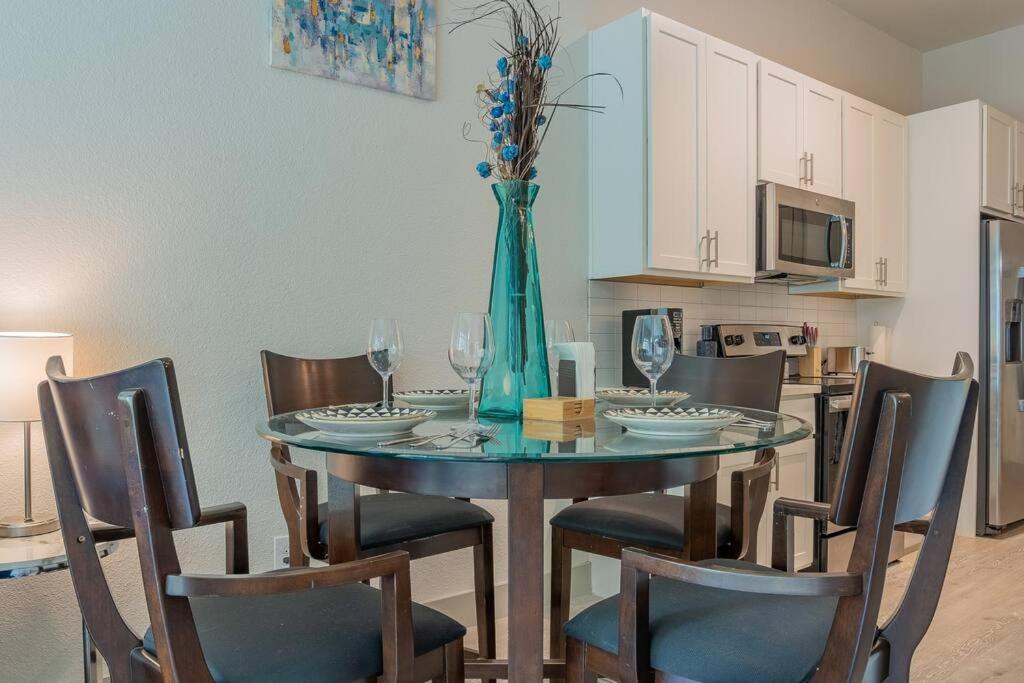 Beautiful Riverwalk Apt With Full Amenities, King Bed & Free Parking San Antonio Ngoại thất bức ảnh