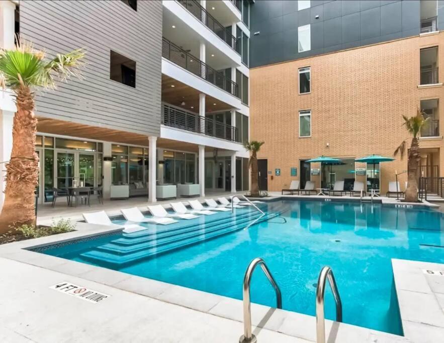 Beautiful Riverwalk Apt With Full Amenities, King Bed & Free Parking San Antonio Ngoại thất bức ảnh