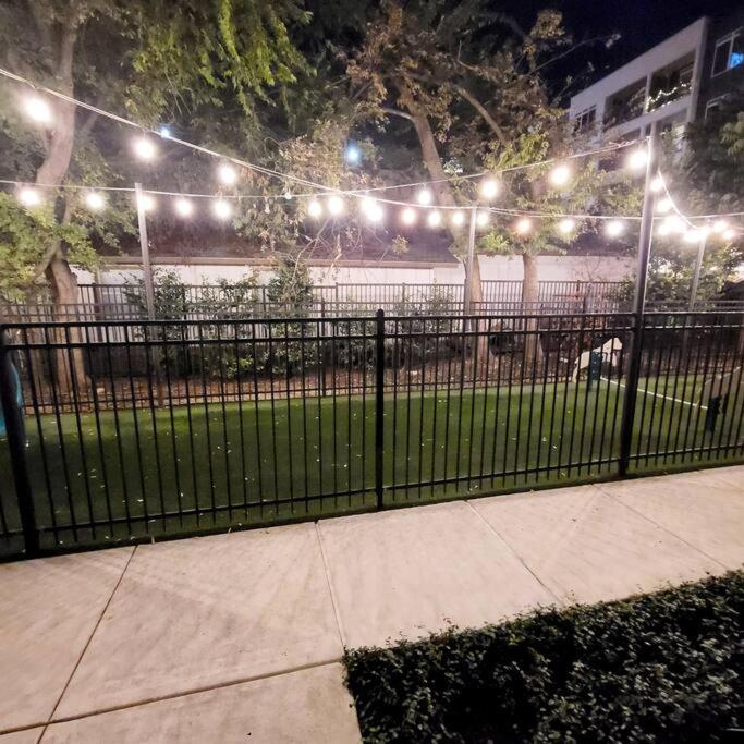Beautiful Riverwalk Apt With Full Amenities, King Bed & Free Parking San Antonio Ngoại thất bức ảnh