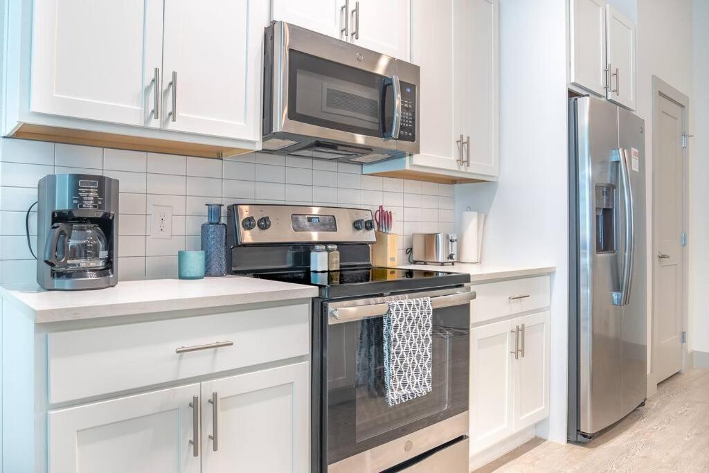 Beautiful Riverwalk Apt With Full Amenities, King Bed & Free Parking San Antonio Ngoại thất bức ảnh