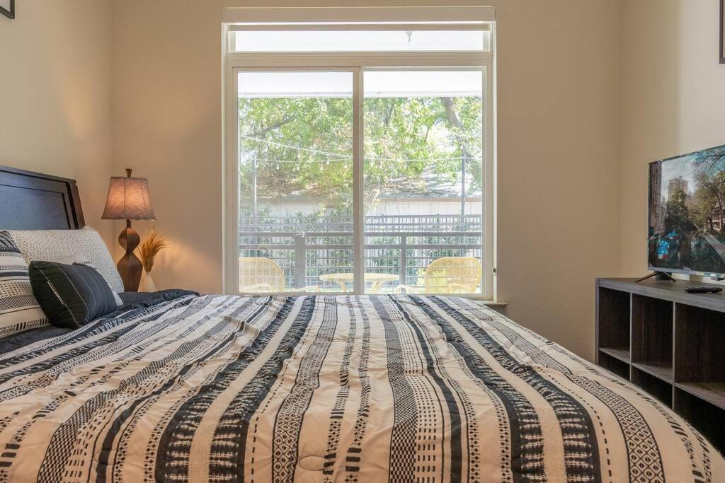 Beautiful Riverwalk Apt With Full Amenities, King Bed & Free Parking San Antonio Ngoại thất bức ảnh