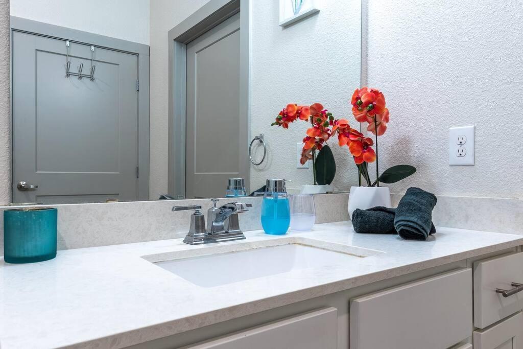 Beautiful Riverwalk Apt With Full Amenities, King Bed & Free Parking San Antonio Ngoại thất bức ảnh
