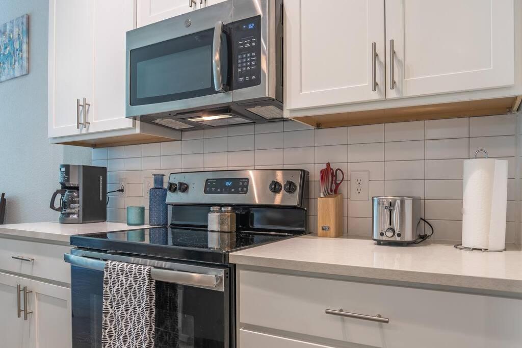 Beautiful Riverwalk Apt With Full Amenities, King Bed & Free Parking San Antonio Ngoại thất bức ảnh