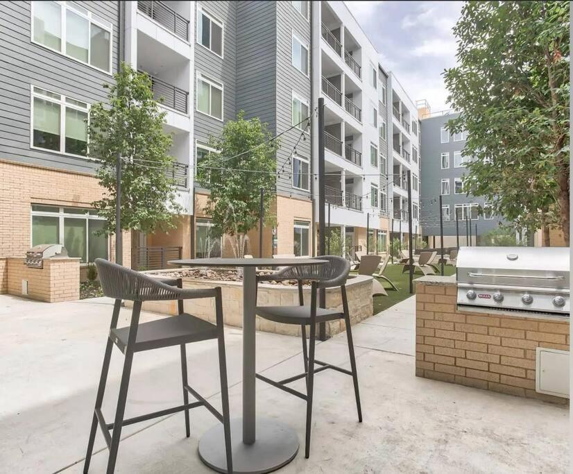 Beautiful Riverwalk Apt With Full Amenities, King Bed & Free Parking San Antonio Ngoại thất bức ảnh